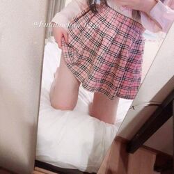 スカートの中、見たい??