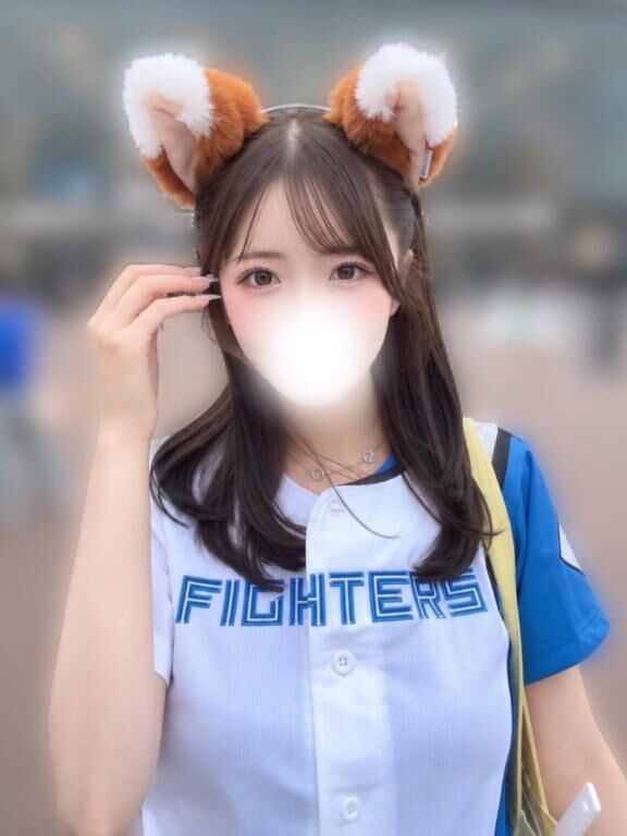 今日は猫耳つきです