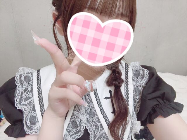 美月まお 中退年齢18歳