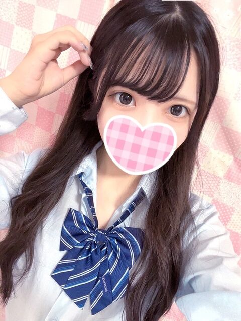 佐藤りりか 小柄の黒髪ロリ系